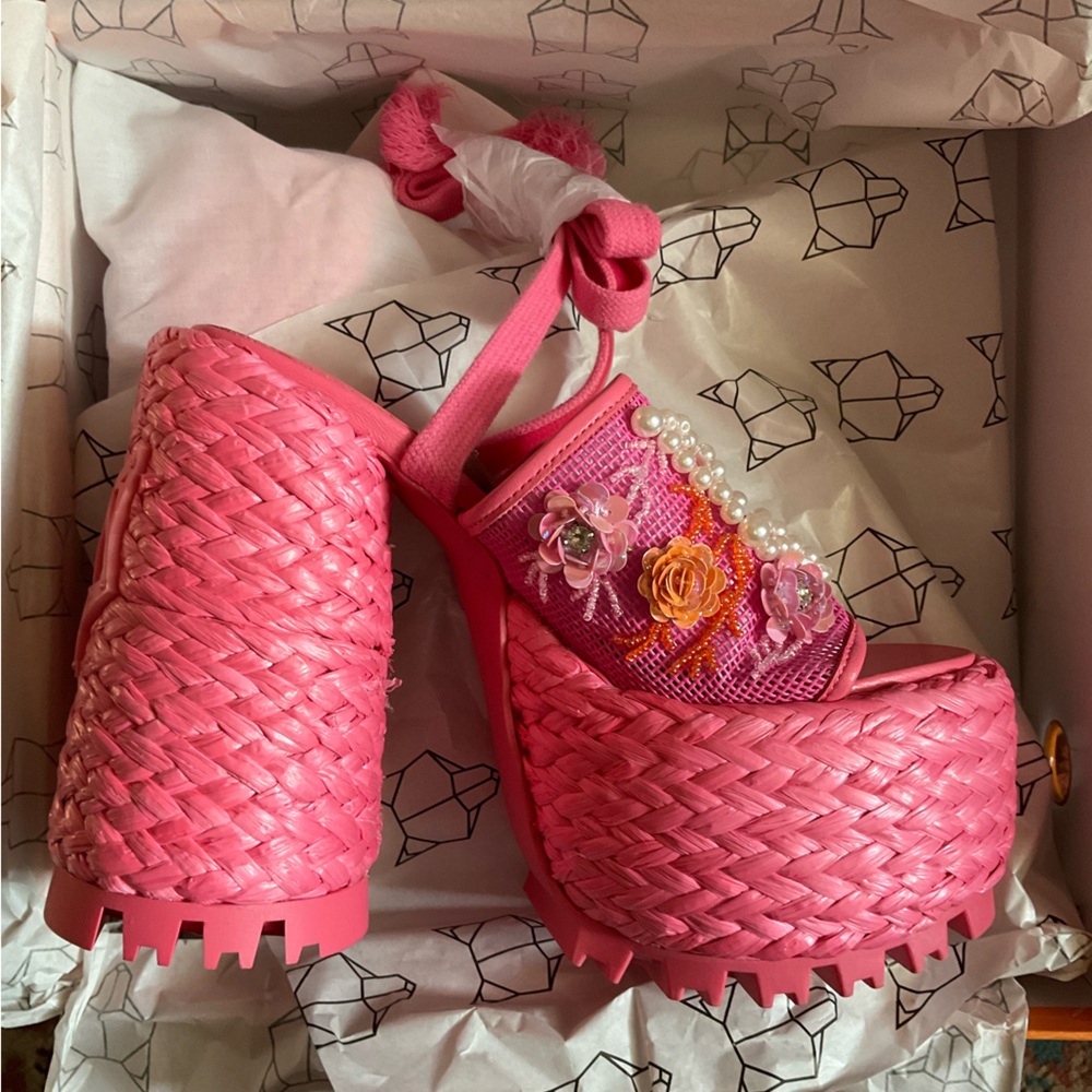 Naked Wolfe Pink Bluebell Raffia Flowers Woven Platform Sandals